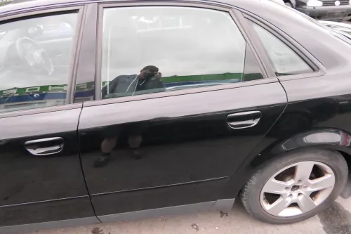 Audi A4 B6 8E Limousine Tür hinten links schwarz LY9B mit Scheibe