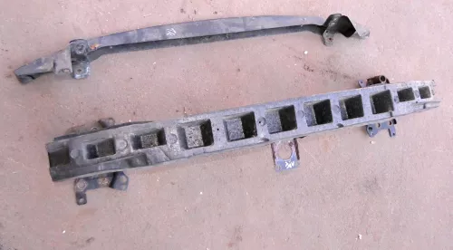 VW Golf 5 V Verstärkung Stoßstange Stoßstangeverstärkung 1K0807093C Querträger