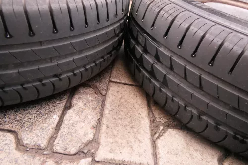 Audi A4 B5 A6 4A 80 Sommerreifen 195/65 R15 91V Reifen 6jx15H2 ET37 # 5mm (112675)