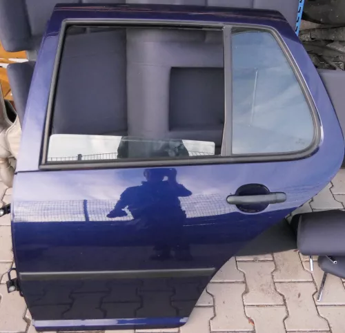 VW Golf 4 Limousine Tür hinten links blau LB5N (KEINkombi)