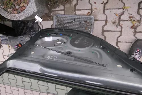 VW Golf 5 V 1K Tür Türrahmen hinten links 4/5-Türer grau LA6Q mit Scheibe (113075)