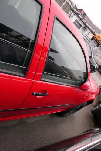 VW Golf 4 Bora Tür vorne rechts Beifahrertür 4/5-Türer + Kombi Variant rot LP3G