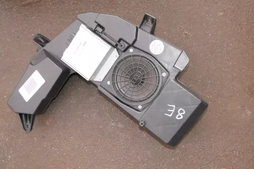 Audi A4 8E B6 Avant Kombi Subwoofer 8E9035223 Lautsprecher Bassbox