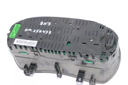 VW Polo 9N Tacho Tachometer 256.000km 6Q0920804M 1,9 TDI AXR ASY BMT AXR (113606)