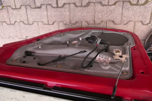 VW Golf 4 Bora Tür hinten links nur Kombi / Variant rot LY3D Fahrerseite mit Anb (114137)