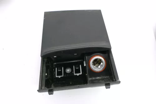 VW Golf 4 Bora Aschenbecher vorne für Zigarettenanzünder 1J0857961G gut (114846)