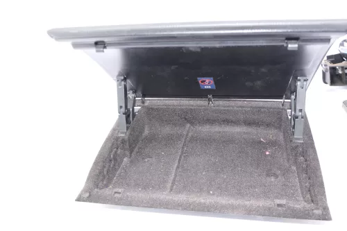 Ford Galaxy WGR Ablagefach Fach auf Armaturenbrett 7M5857919D (114934)