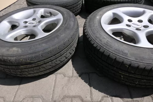 VW Golf 4 Bora Leon Alufelgen Felgen 195/65 R15 Winterreifen KBA 44246 Autec (115605)