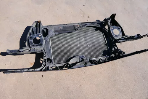 Audi A4 8E B6 1,8T + 4 Zylinder Schloßträger Kühler Träger 8E0805594 (115917)