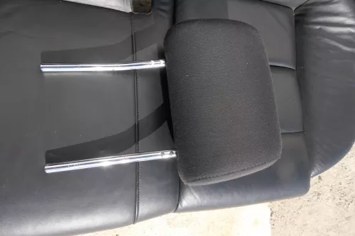 Audi A4 B6 8E Kopfstütze vorne rechts schwarz / soul vorn 8E0881902