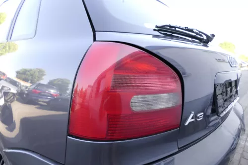 Audi A3 8L Rücklicht Rückleuchte Heckleuchte original 8L0945095A links (117101)