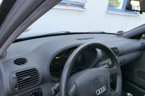 Audi A3 8L A6 4B A4 Lenkrad 4-Speichen 8L0419091P (ohne den Airbag) (117114)