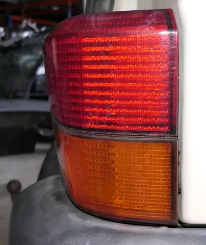 VW T4 Rücklicht hinten rechts Rückleuchte Heckleuchte Lampenträger (117396)