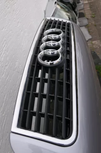 Audi A4 B6 8E Motorhaube Haube Klappe grau LY7Z - mit Grill (118115)