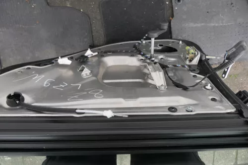 Audi A2 8Z Tür hinten rechts schwarz LZ9W -mit Rahmen + Scheibe (118117)