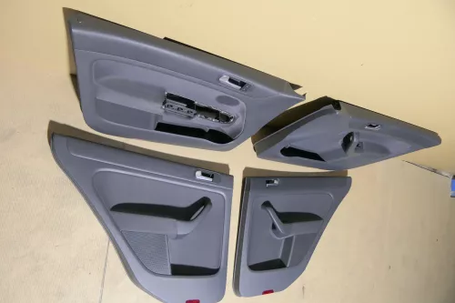 VW Golf Plus 5M 4x Türverkleidung Verkleidung Tür vorn hinten link schwarz (118268)