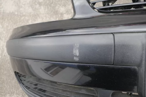 VW Passat 3B Stoßstange vorne Frontstoßstange Stoßfänger vorne schwarz LC9Z (120795)