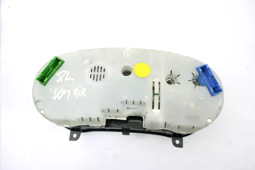 Audi A3 8L Tacho Tachometer Kombiinstrument 257.000km 8L0919860E Benziner 1,6 (121027)