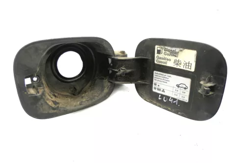 VW Golf 4 Variant Kombi Tankdeckel Deckel Tank Tankverschluß schwarz L041 (121978)