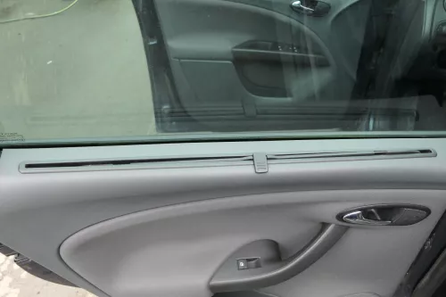 Seat Altea 5P XL Türverkleidung Verkleidung Tür vorne +hinten links Sonnenrollo (122810)