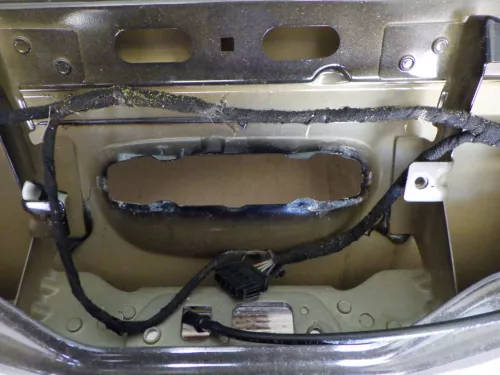 VW Polo 9N3 9N Heckklappe Kofferraumklappe Klappe schwarz LC9Z - Ecke geknickt (123173)