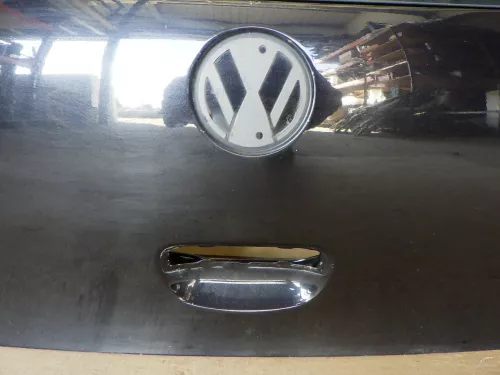 VW Polo 9N3 9N Heckklappe Kofferraumklappe Klappe schwarz LC9Z - Ecke geknickt (123173)