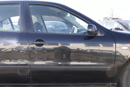 Seat Leon Toledo 1M Tür vorne rechts Beifahrertür schwarz LC9Z metallic met