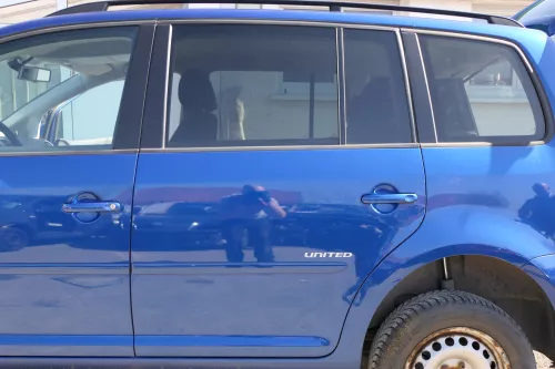 VW Touran 1T 1T3 Tür hinten links blau LC5C mit Scheibe United