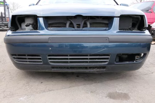 VW Bora Stoßstange vorne Frontstoßstange Stoßfänger vorn grün LC6X