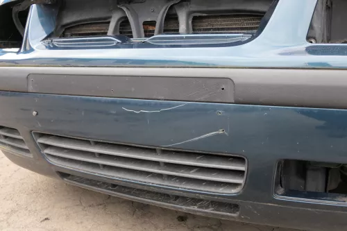 VW Bora Stoßstange vorne Frontstoßstange Stoßfänger vorn grün LC6X (126052)