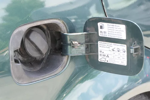 VW Bora Limousine Tankdeckel Deckel Tank Tankverschluß grün LC6X (126057)