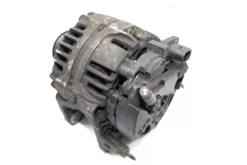 VW Golf 4 Audi A3 8L Octavia Lichtmaschine 70A 037903025E Generator Bosch (126149)