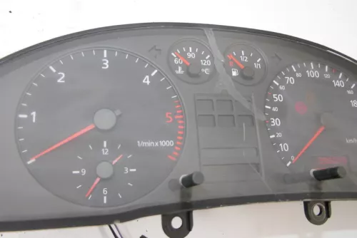 Audi A4 B5 Tacho Tachometer Kombiinstrument 398.000km 8D0919861F Diesel 1,9 TDI (126281)