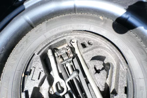 Skoda Octavia Ersatzrad Ersatzreifen mit Werkzeug (Notrad) 15 Zoll 195/65 15 (127617)