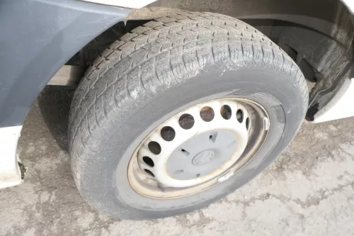 VW Crafter 2E Felgen Reifen 235/65 R16C 102/100R Winterreifen 6,5x16H2 ET62 (128204)