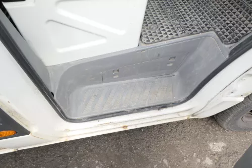 VW Crafter 2E Tür vorne rechts Trittschale Stufe Einstiegsleiste Trittstufe Fach