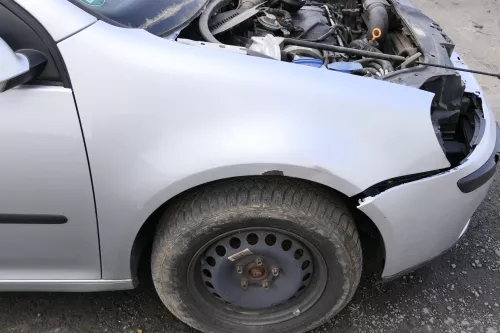 VW Golf 5 V 1K Kotflügel vorne rechts silber LA7W reflexsilber  DELLE