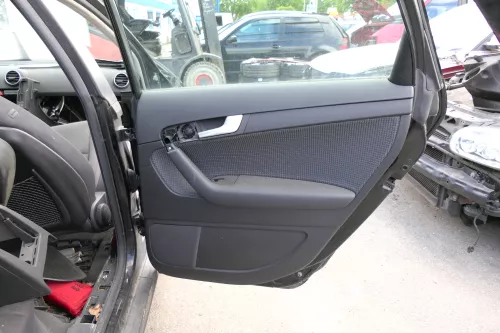 4xAudi A3 8P Türverkleidung Verkleidung Tür vorne & hinten links 4/5-Türer schwa (128706)