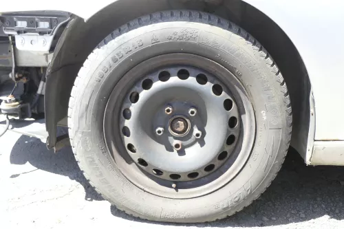 VW Golf 6 Caddy 195/65 R15 91T Winterreifen M+S Felgen 6jx15H2 ET47  ca. 6mm