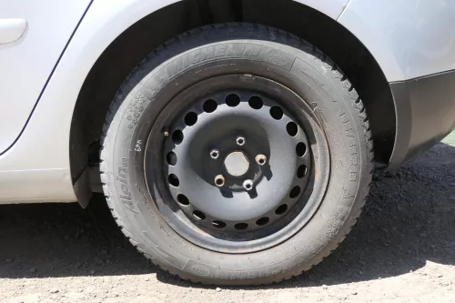 VW Golf 6 Caddy 195/65 R15 91T Winterreifen M+S Felgen 6jx15H2 ET47  ca. 6mm (128815)