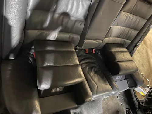 Audi A6 4B Avant Kombi Rückbank Rücksitzbank Sitz Rücksitz Leder Kindersitz Kopf (129495)