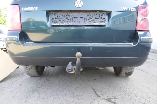 VW Passat 3BG Kombi nur den Spoiler /Lippe von Stoßstange hinten Heckstoßstange