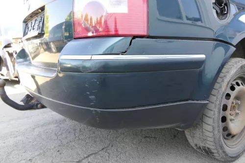 VW Passat 3BG Kombi nur den Spoiler /Lippe von Stoßstange hinten Heckstoßstange (129681)