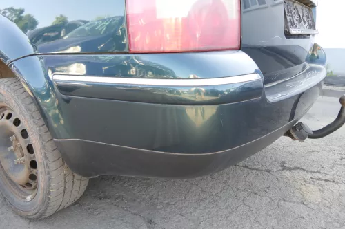 VW Passat 3BG Kombi nur den Spoiler /Lippe von Stoßstange hinten Heckstoßstange (129681)