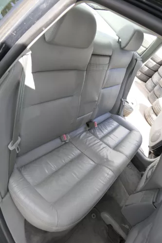 VW Passat 3BG Limousine Sitz Rückbank Rücksitzbank Sitzfläche Sitze Leder grau (129767)