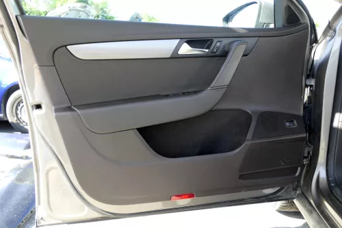 VW Passat 3C B7 Limousine 4x Türverkleidung Verkleidung Tür vorne + hinten braun