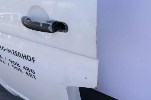 VW T5 Tür vorne links Fahrertür weiß R902 (ohne jegliche Anbauteile) (130325)