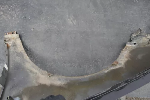 VW Passat 3B Kotflügel vorne rechts schwarz LC9Z metallic 99,95 E (130396)