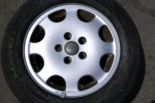 Audi A4 B5 A6 4B Alufelgen 205/60 R15 91H 6jx15H2 ET45 Reifen Felgen 5-6mm Ronal (130405)