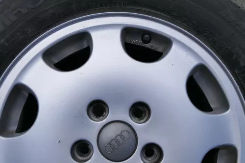 Audi A4 B5 A6 4B Alufelgen 205/60 R15 91H 6jx15H2 ET45 Reifen Felgen 5-6mm Ronal (130405)